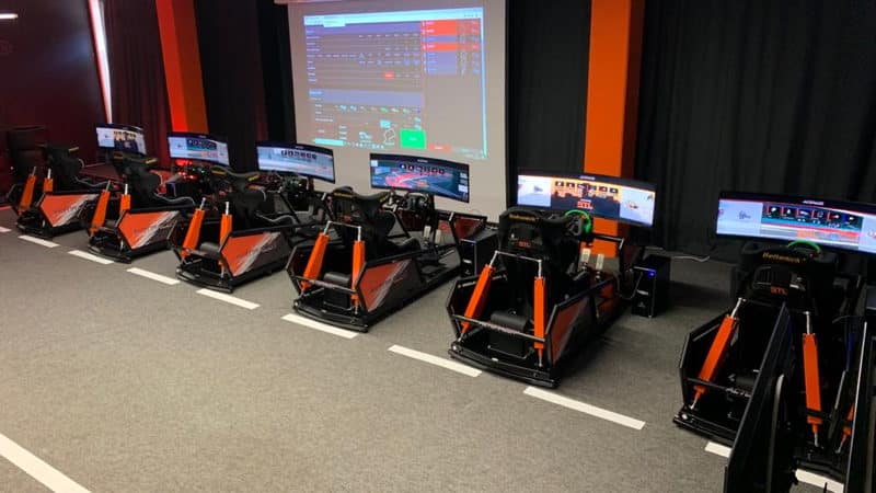 Das neu eröffnete Sim Race Fahrsimulator Center in Hamburg